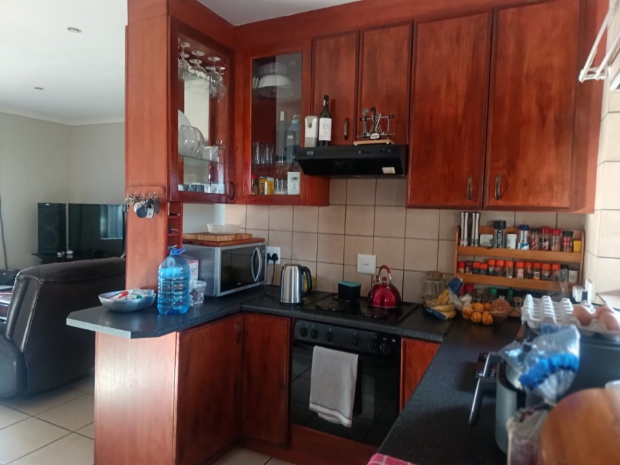 2 Bedroom Property for Sale in Rhodesdene Northern Cape